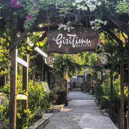 Giritimu Evleri Casa de Férias *